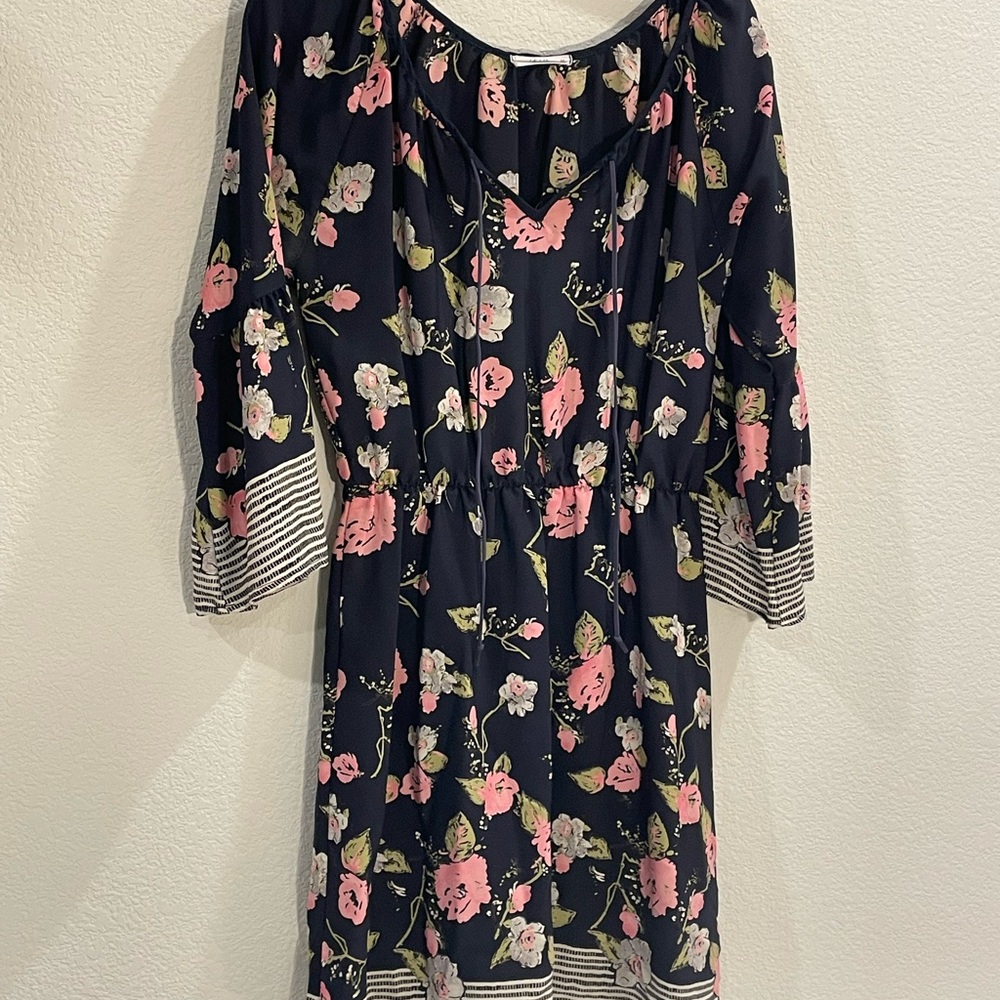Floral navy 3/4 bell sleeve dress size M